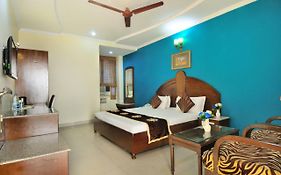 Hotel Maharaja Residency