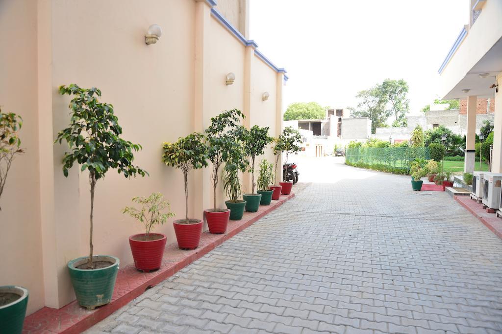 Hotel Maharaja Residency Jalandhar Exterior photo