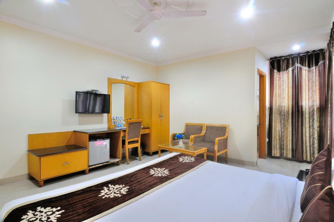 Hotel Maharaja Residency Jalandhar Exterior photo